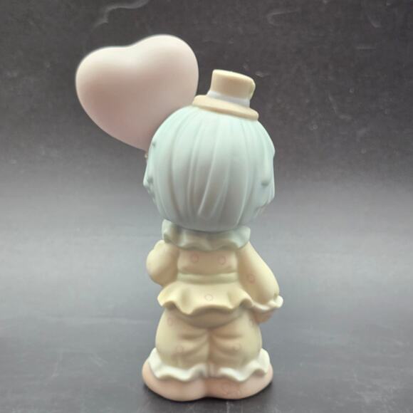 Precious Moments Clown Figurine with Heart Balloon Happiness Is Belonging 1993 - Picture 3 of 7